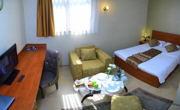 Стандартный двухместный номер с 1 кроватью и видом на сад в Отеле Park Avenue Hotel Yerevan